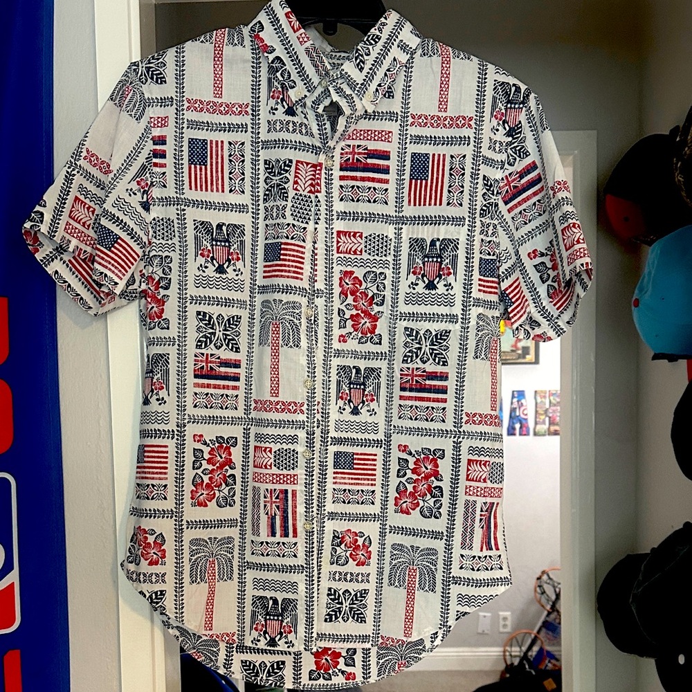 Reyn Spooner Red White Blue Patterned Shirt
